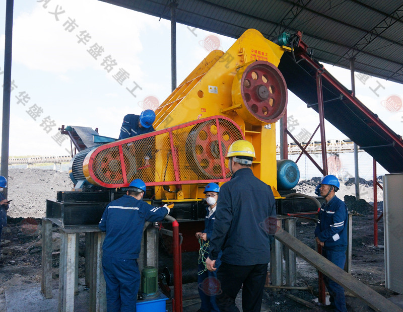 磚廠處理煤矸石頁巖適合用哪種粉碎機(jī)？多少錢一臺(tái)